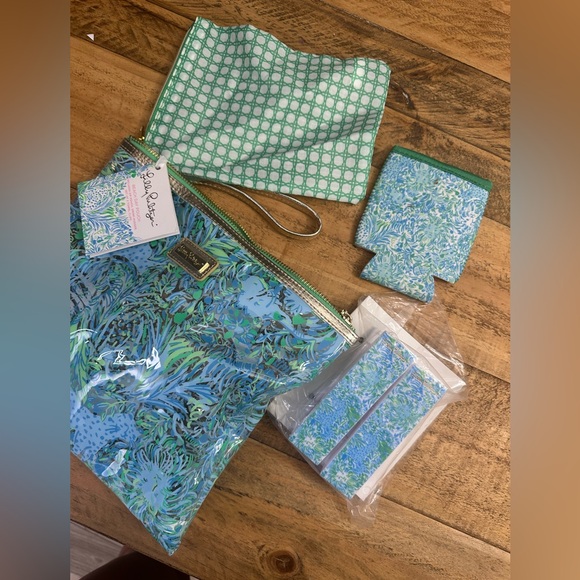 Lilly Pulitzer Beach Day Pouch NWT - Picture 4 of 9